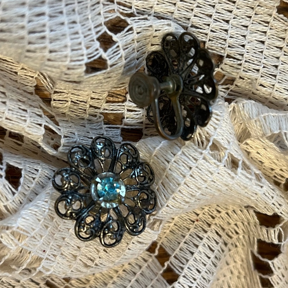 1920s Antique screw back earrings.